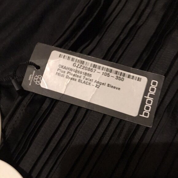 Boohoo Plus Pleated Twist Angel Sleeve Midi Dress Size 22 - Picture 8 of 9